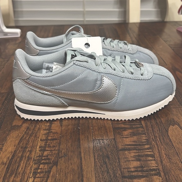 Nike Cortez Sneakers Shoes NWT Sustainable Textile Gray Pumice swoosh silver 8.5 - Picture 10 of 16